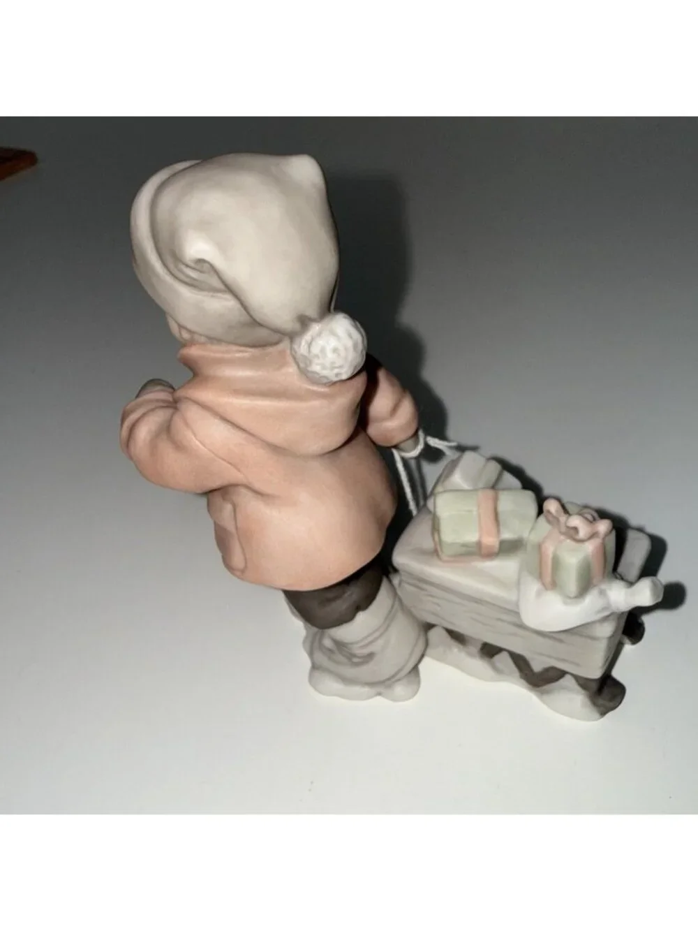 VTG Kim Anderson Pretty As A Picture Figurine Bringing You Christmas Cheer '96